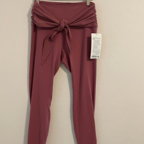 NWT Womens Lululemon Align Pant 28" *Wrap Waist size 10 pink - Picture 1 of 8